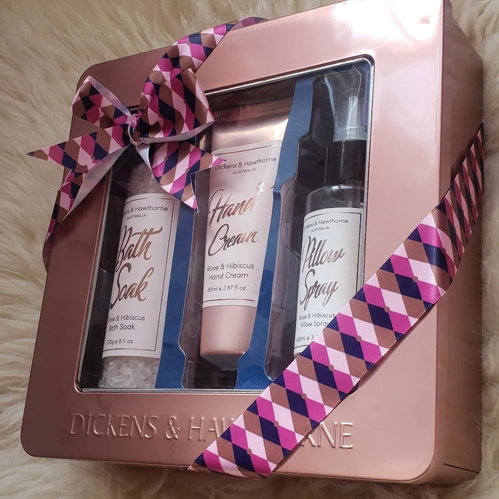 NWT Dickens & Hawthorne Australia Bath Set Rose Hibiscus